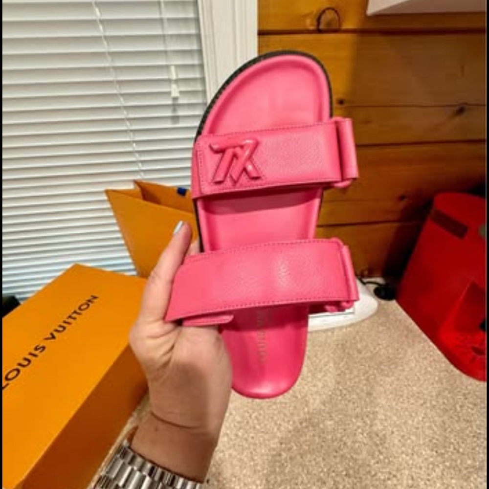 Louis Vuitton Black Rubber Sole Slide - Picture 9 of 17